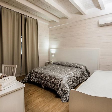 Bed and Breakfast Le Camelie Marina di Ginosa Екстер'єр фото