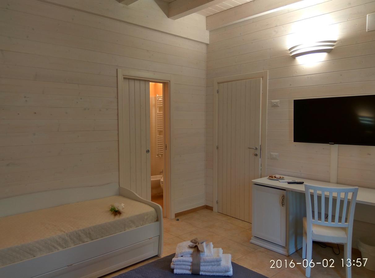 Bed and Breakfast Le Camelie Marina di Ginosa Номер фото