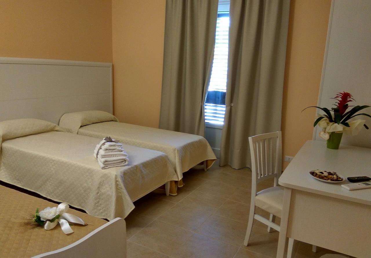 Bed and Breakfast Le Camelie Marina di Ginosa Екстер'єр фото