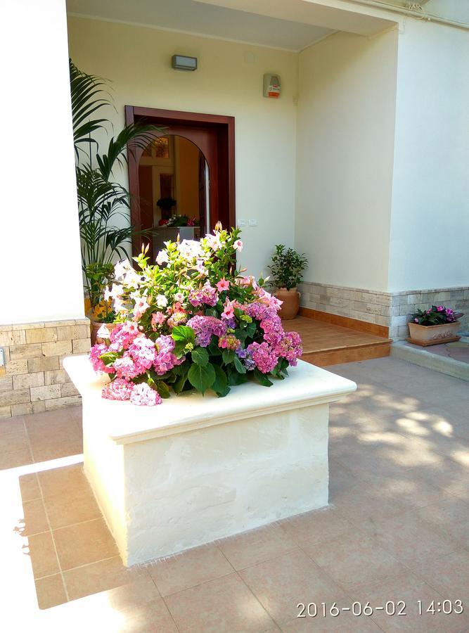 Bed and Breakfast Le Camelie Marina di Ginosa Екстер'єр фото