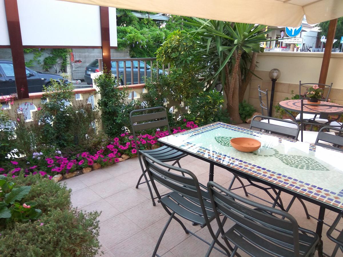 Bed and Breakfast Le Camelie Marina di Ginosa Екстер'єр фото