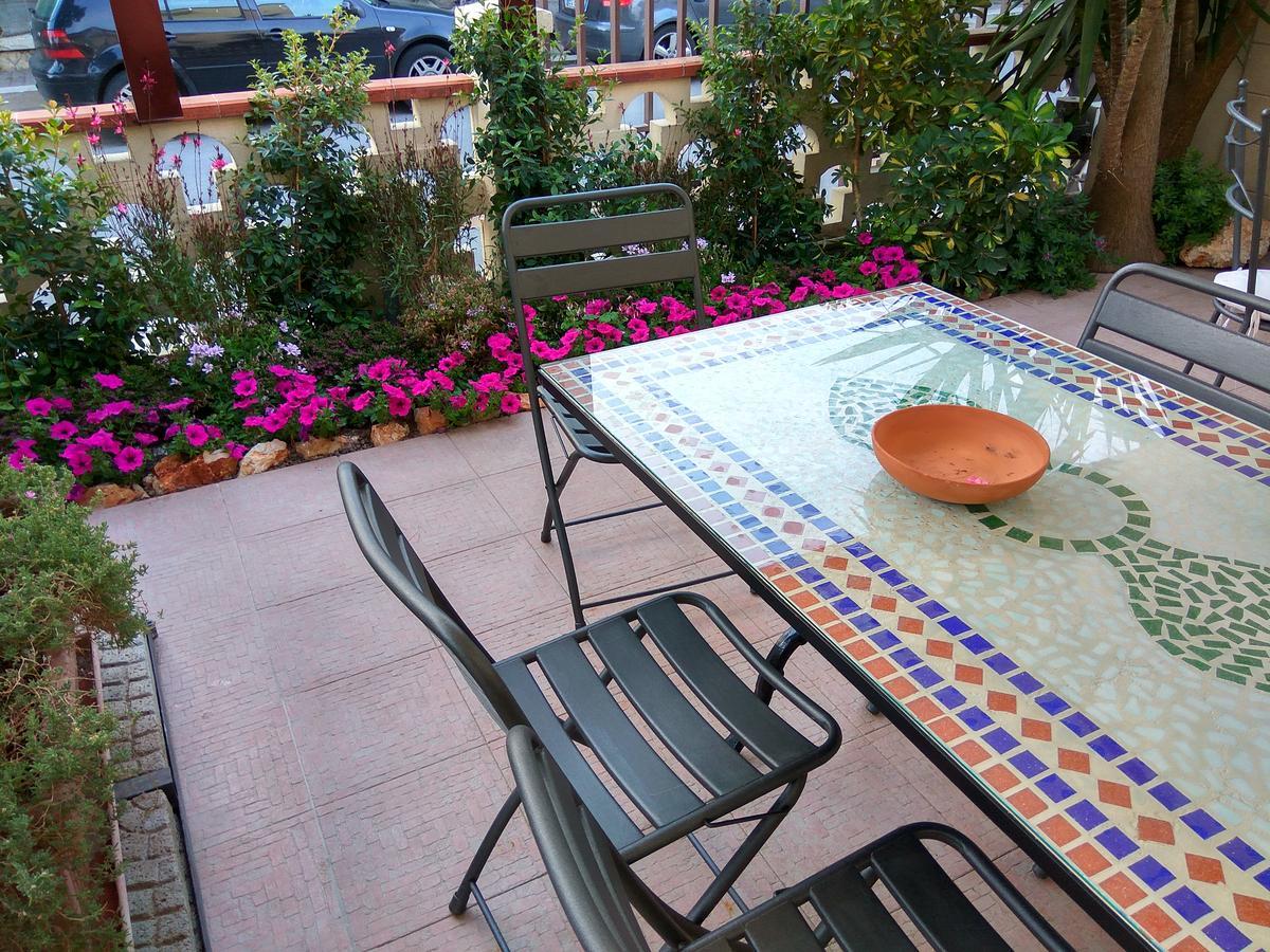 Bed and Breakfast Le Camelie Marina di Ginosa Екстер'єр фото