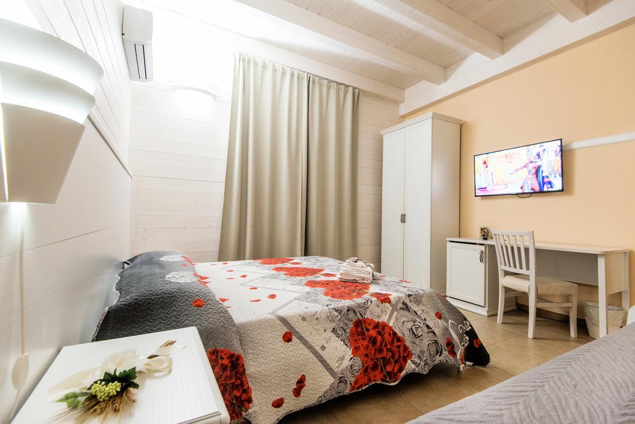 Bed and Breakfast Le Camelie Marina di Ginosa Екстер'єр фото