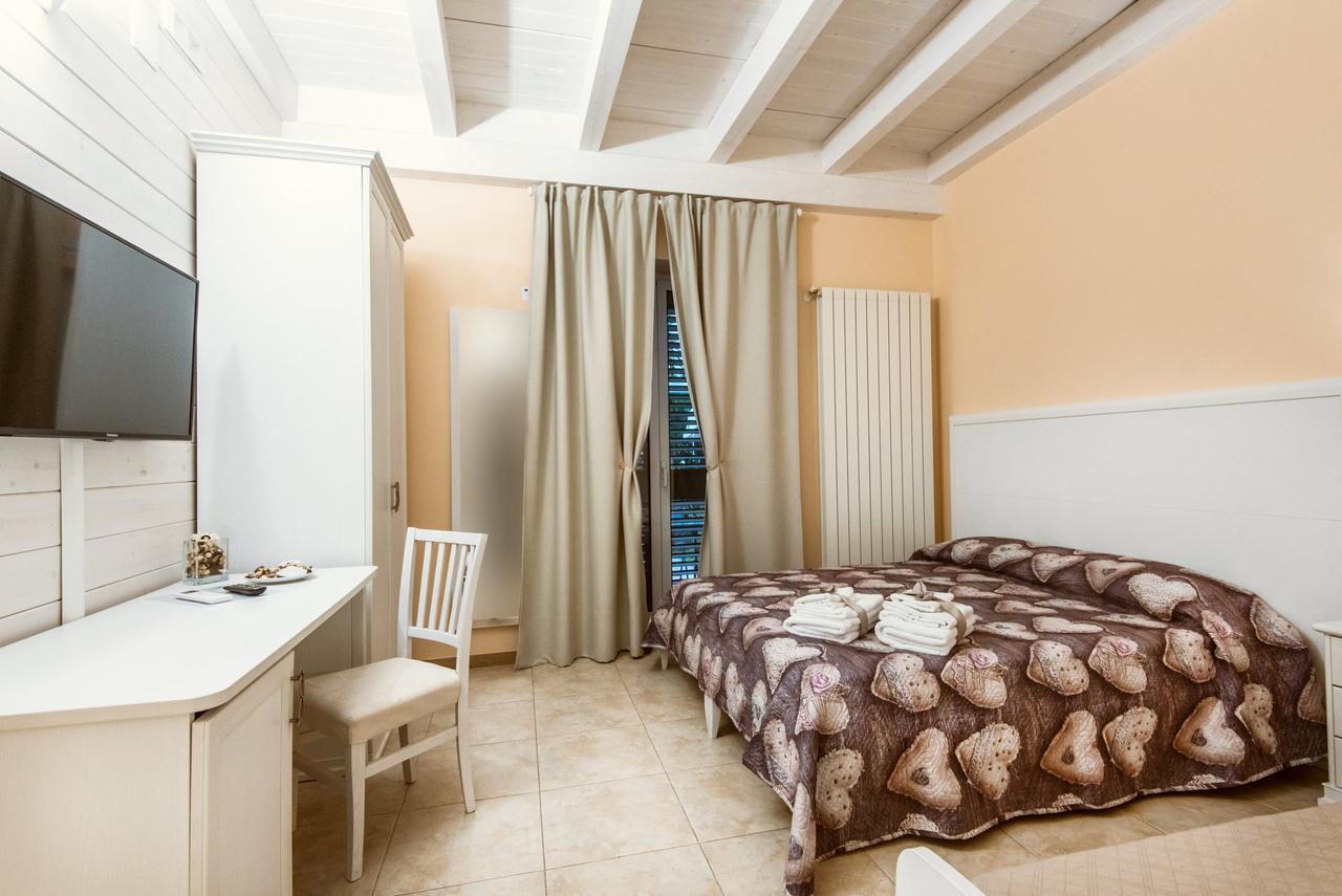 Bed and Breakfast Le Camelie Marina di Ginosa Екстер'єр фото